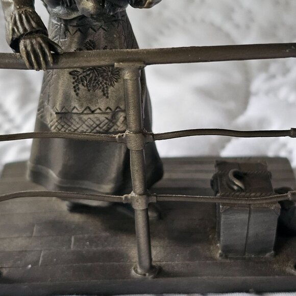 The Franklin Mint Pewter Figurine "The Immigrant 1886 - 1915",  Vintage - Picture 7 of 12